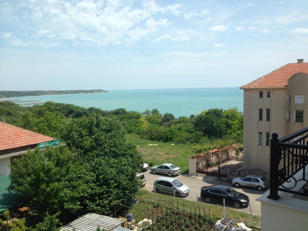 Apartment Morskoi Gnom Бургас Екстериор снимка